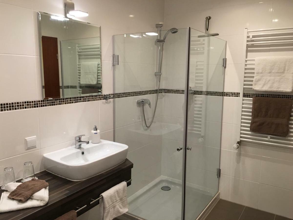 Niedenstein Ferienwohnung Familie Slepitzka מראה חיצוני תמונה